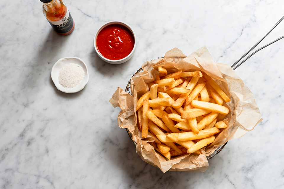 You are currently viewing Salt & Pepper Fries with Chilli Tomato Truffle Dipping Sauce