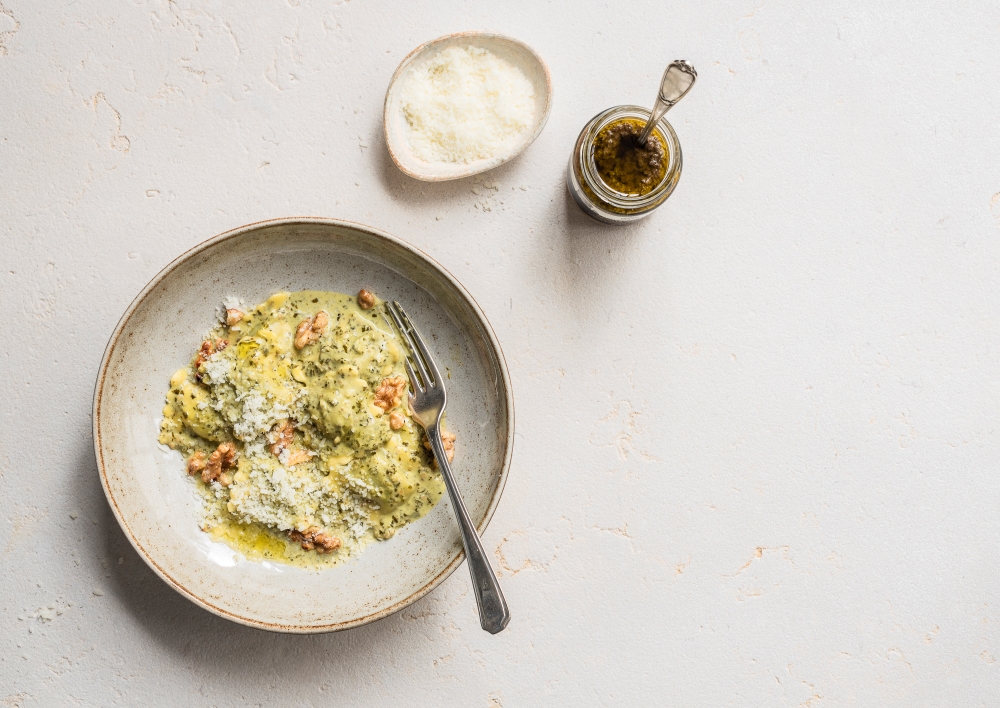 You are currently viewing Spinach & Ricotta Ravioli with Black Truffle Tapenade Pesto & Olives